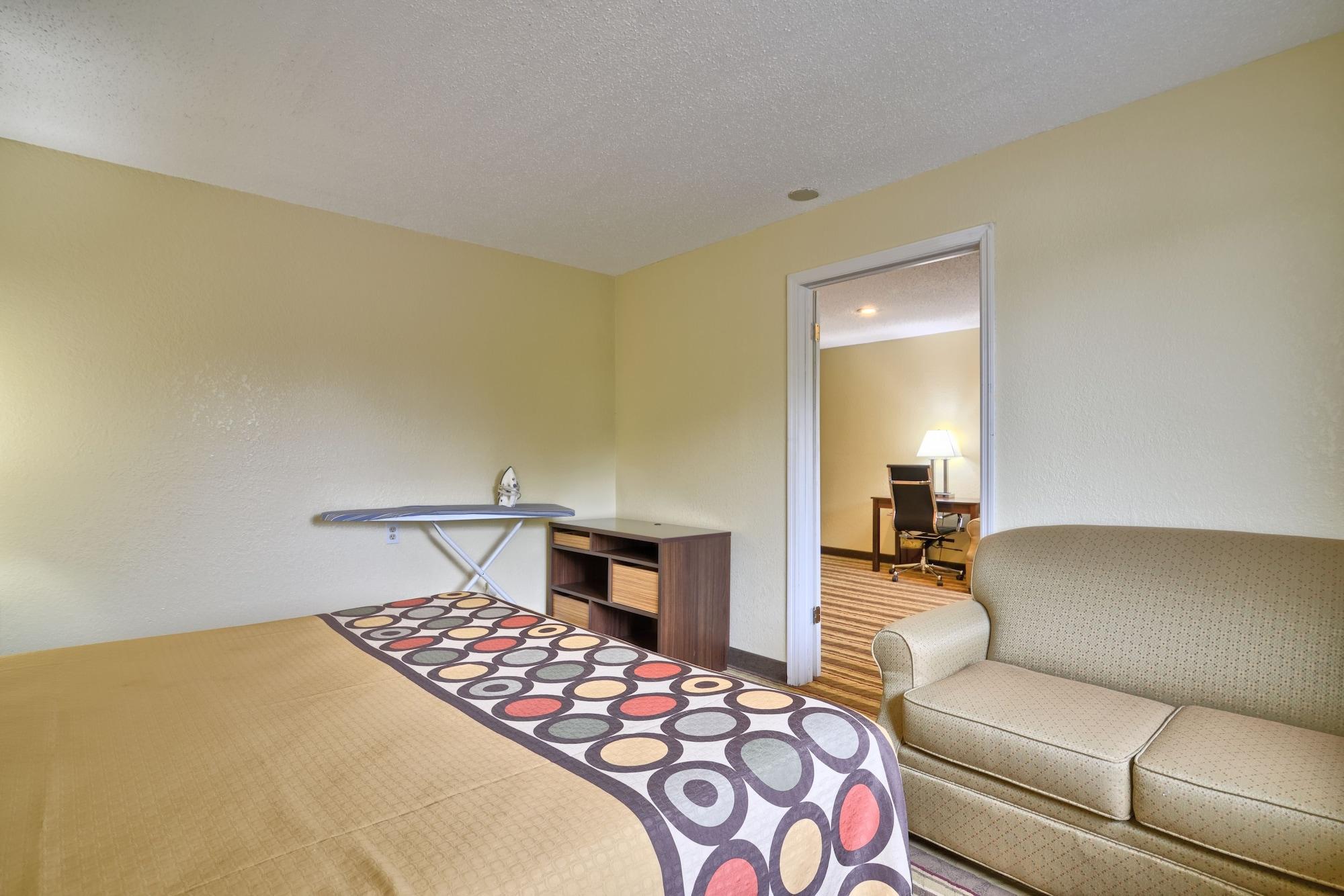 Super 8 By Wyndham Latham - Albany Airport Hotell Eksteriør bilde