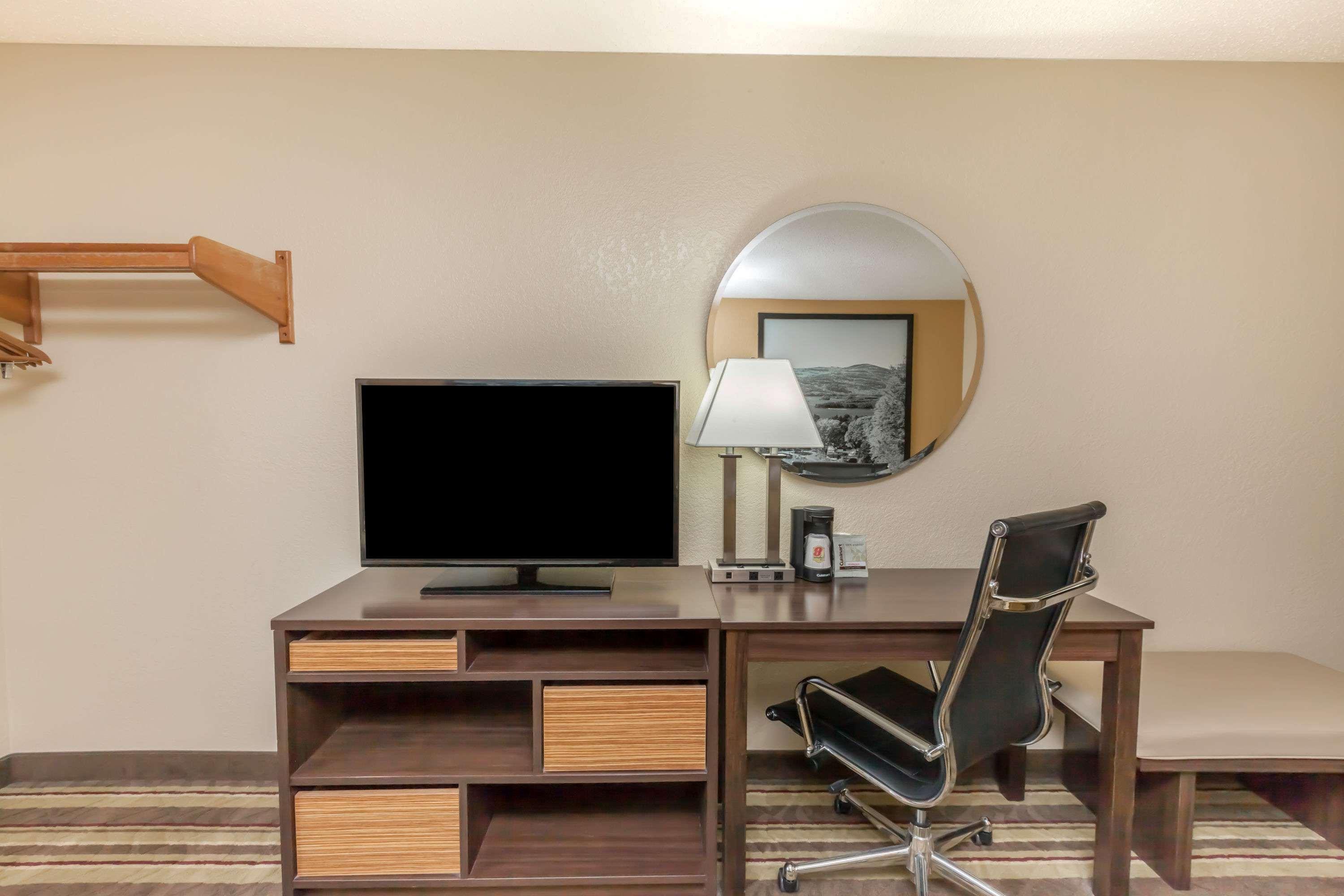 Super 8 By Wyndham Latham - Albany Airport Hotell Eksteriør bilde